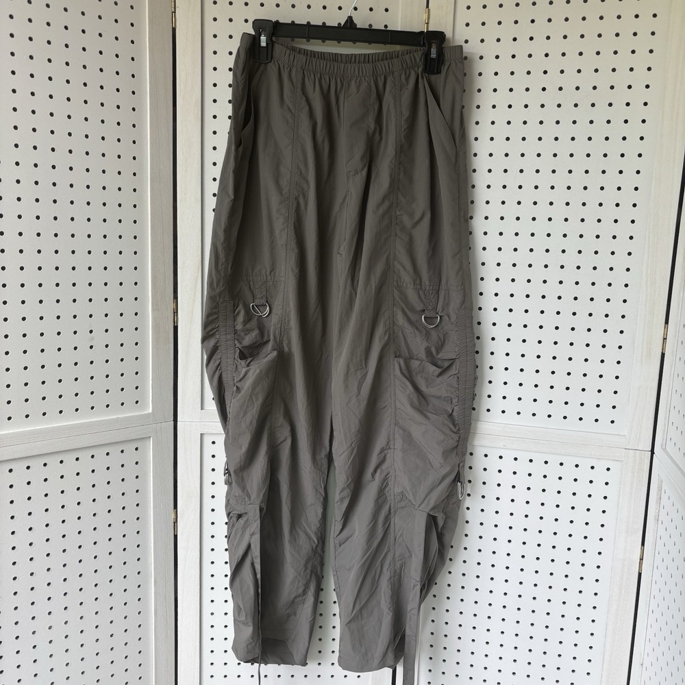 Pac Sun Women's M Nylon Gray Pull On Baggy Roll Up Pants Ruched Leg